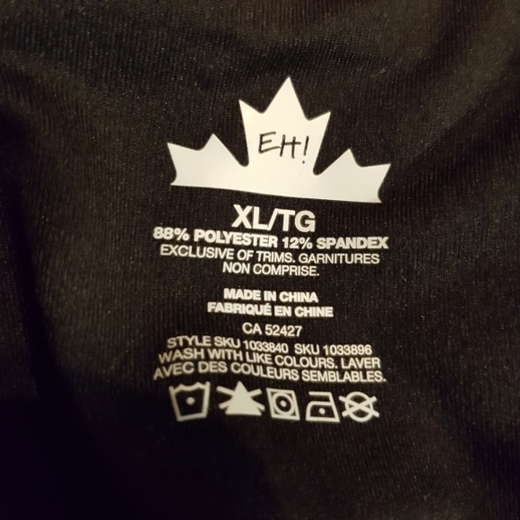 Canada Day women's size XL black Maple leaf designed capri leggings - Picture 4 of 5